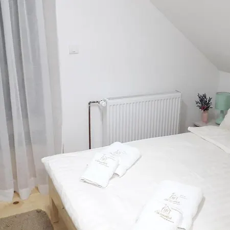 Homes Biser Lopatnice