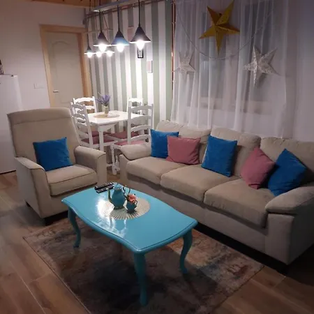 בית נופש Homes Biser Lopatnice Lopatnica