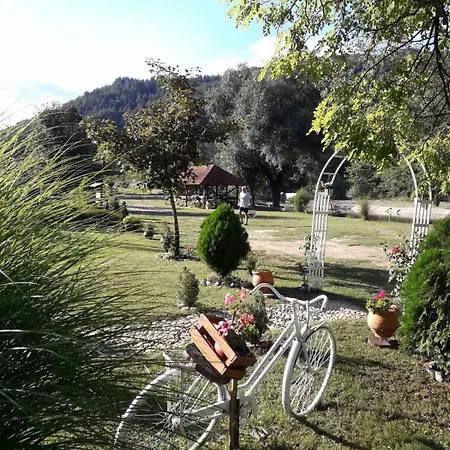 בית נופש Homes Biser Lopatnice Lopatnica