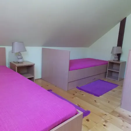 בית נופש Homes Biser Lopatnice Lopatnica