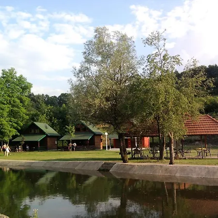 בית נופש Homes Biser Lopatnice Lopatnica